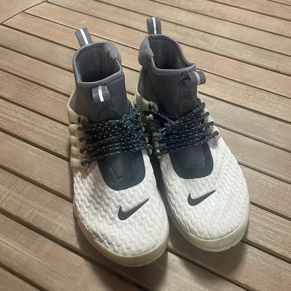 Nike Air Presto Women’s Size 8 Grey High Top - Picture 2 of 8